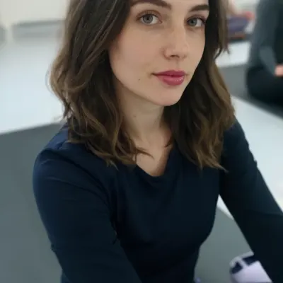 Николь, 25